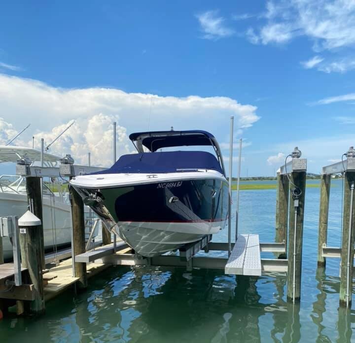 Coastal-Boat-Lift-Installation