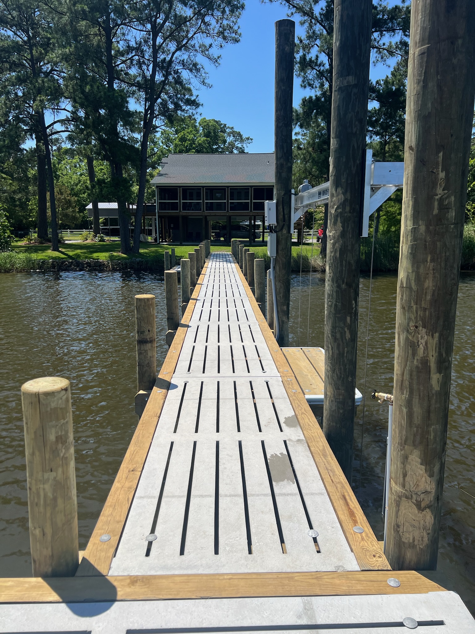 coastal-boat-lift-dock